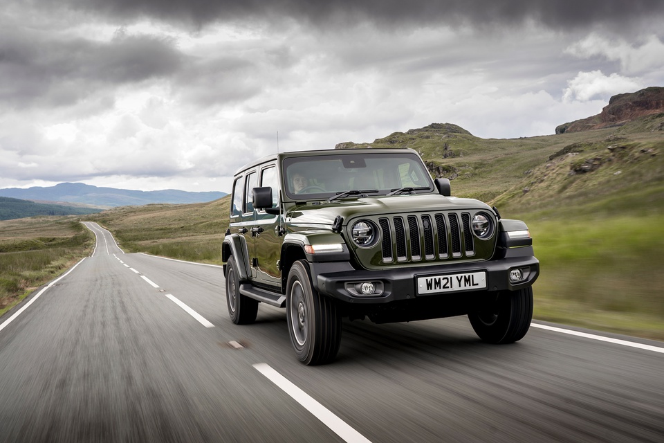 Chi tiết nấc tiêu tốn nhiên liệu Jeep Wrangler #35 Chi tiết nấc tiêu tốn nhiên liệu Jeep Wrangler